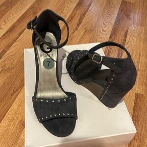 Guess denim studded size 7 wedges